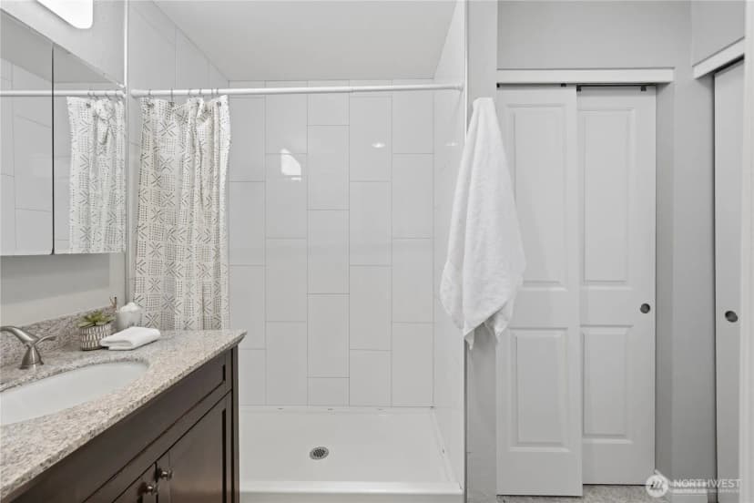 Property photo for 12703 Ne 129th Court #h202, Kirkland photo 23
