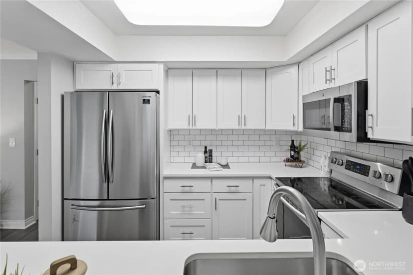 Property photo for 12703 Ne 129th Court #h202, Kirkland photo 8