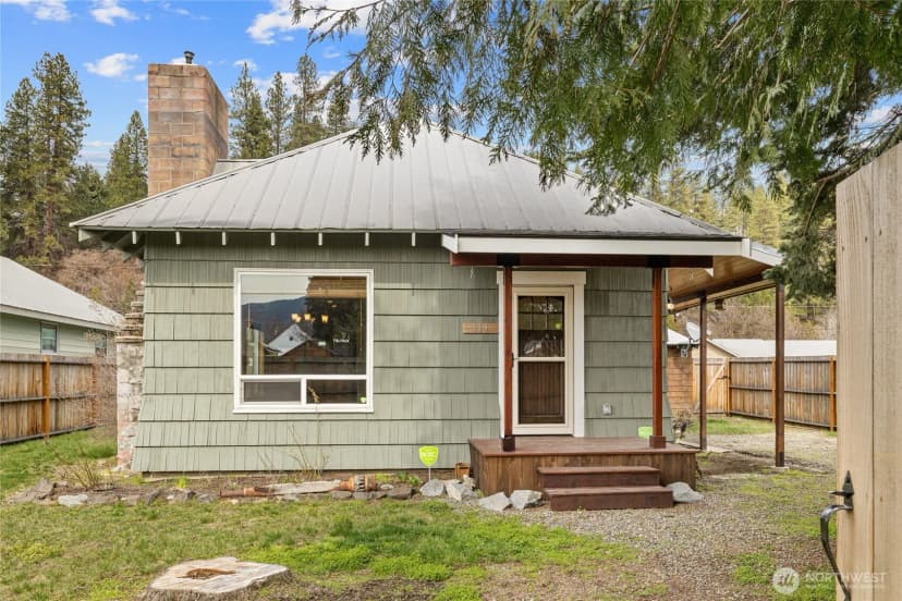 Property photo for 115 E Third Street, Cle Elum photo 2