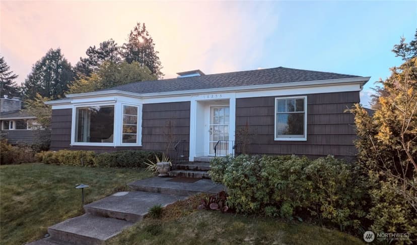 Property photo for 16255 38th Avenue Ne, Lake Forest Park