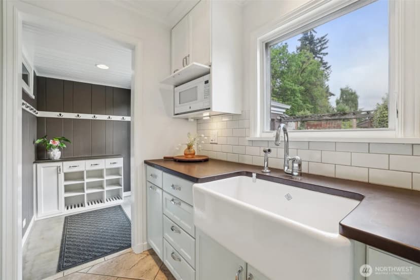 Property photo for 16255 38th Avenue Ne, Lake Forest Park photo 12