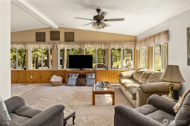 Property photo for 6160 Upper Peoh Point Rd. #rd., Cle Elum photo 4