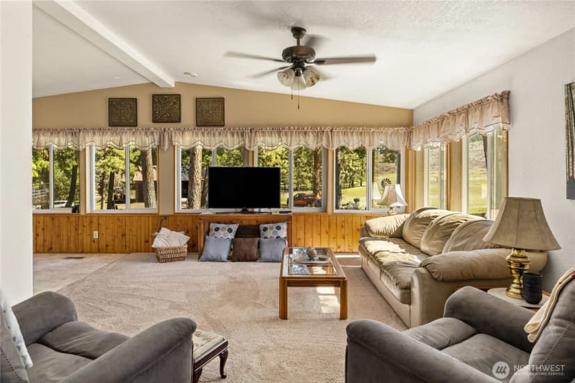 Property photo for 6160 Upper Peoh Point Rd. #rd., Cle Elum photo 4