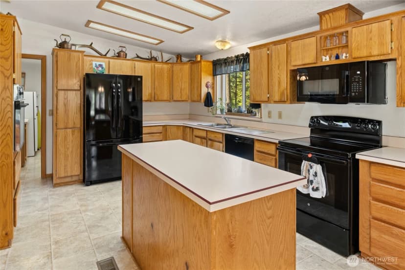 Property photo for 6160 Upper Peoh Point Rd. #rd., Cle Elum photo 6