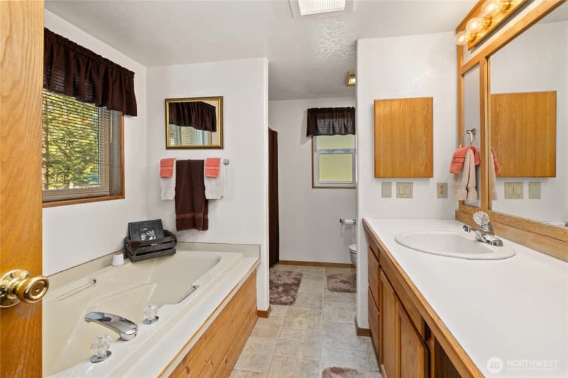 Property photo for 6160 Upper Peoh Point Rd. #rd., Cle Elum photo 16