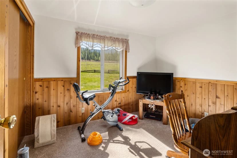 Property photo for 6160 Upper Peoh Point Rd. #rd., Cle Elum photo 12