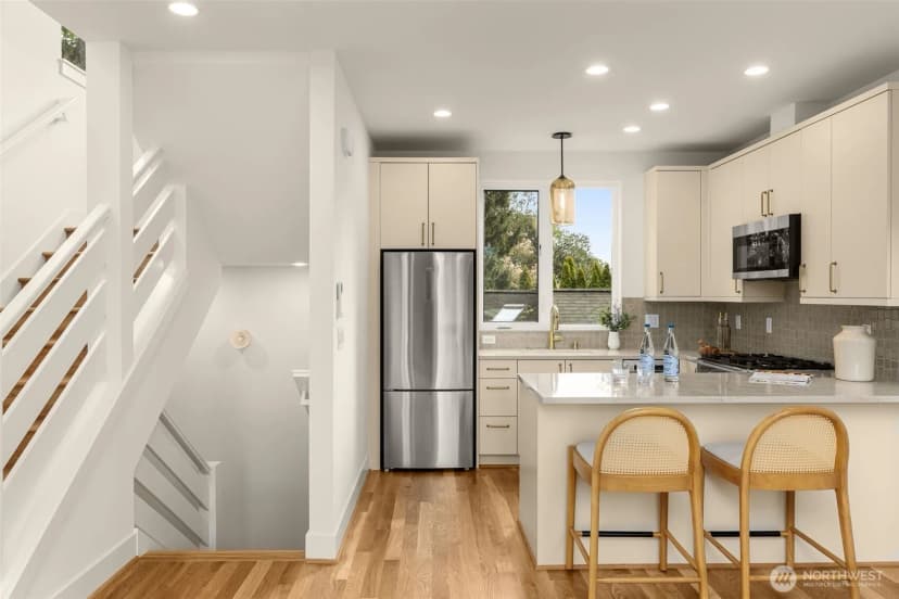 Property photo for 2844 35th Avenue W #b, Seattle photo 11