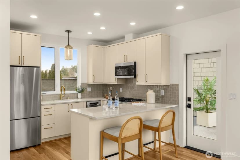 Property photo for 2844 35th Avenue W #b, Seattle photo 6