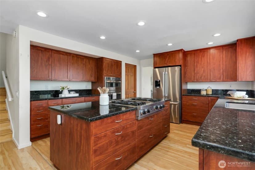 Property photo for 8808 Ne 14th Street, Clyde Hill photo 11