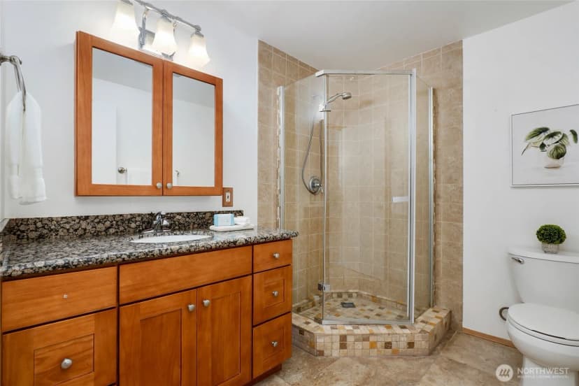 Property photo for 8808 Ne 14th Street, Clyde Hill photo 26