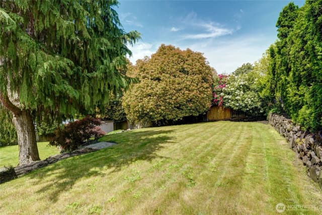 Property photo for 8808 Ne 14th Street, Clyde Hill photo 2