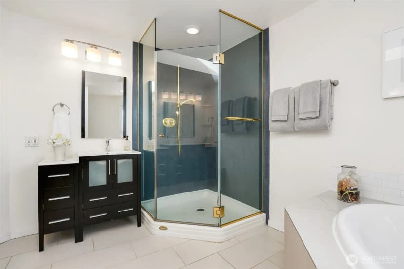 Property photo for 8808 Ne 14th Street, Clyde Hill photo 24