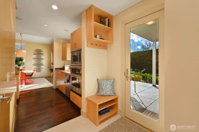 Property photo for 5727 33rd Avenue Ne, Seattle photo 10