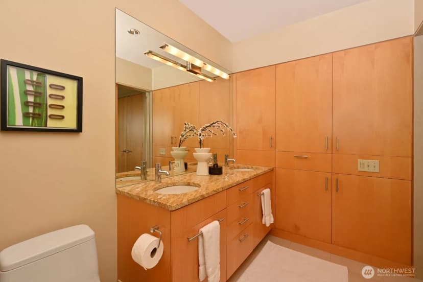 Property photo for 5727 33rd Avenue Ne, Seattle photo 17