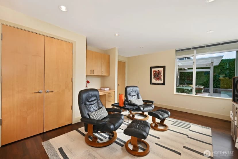 Property photo for 5727 33rd Avenue Ne, Seattle photo 12