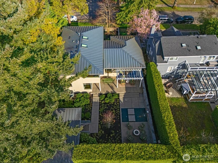 Property photo for 5727 33rd Avenue Ne, Seattle photo 31