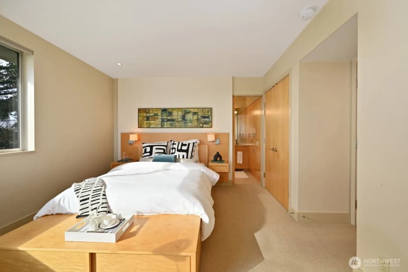 Property photo for 5727 33rd Avenue Ne, Seattle photo 15