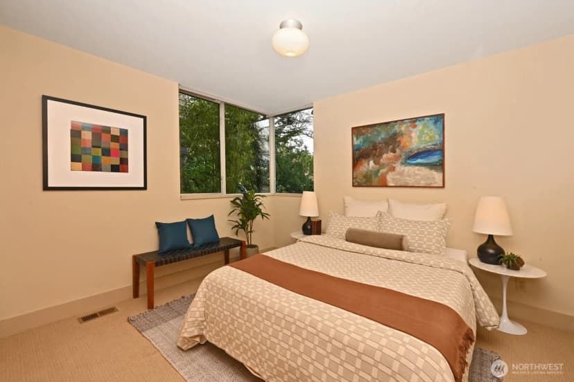Property photo for 5727 33rd Avenue Ne, Seattle photo 13