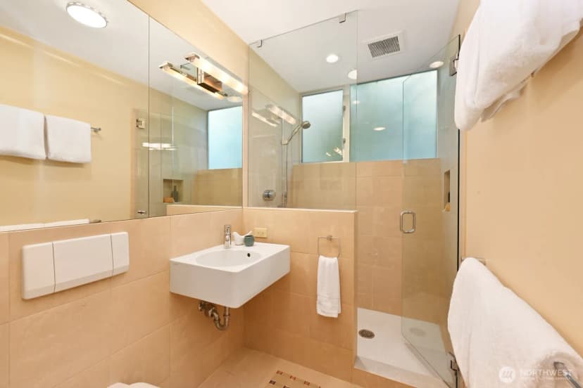 Property photo for 5727 33rd Avenue Ne, Seattle photo 23