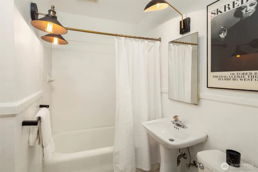 Property photo for 408 Bellevue Ave E #306, Seattle photo 12