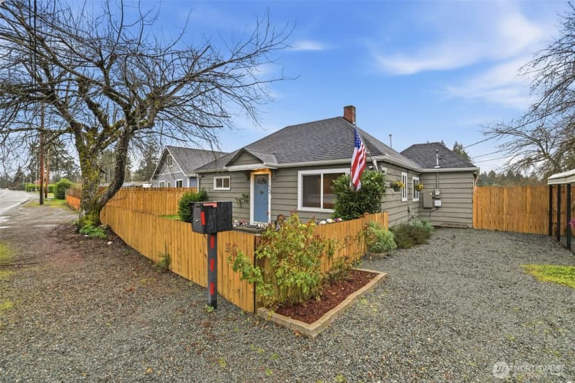 Property photo for 11606 Military Rd Sw, Lakewood photo 2