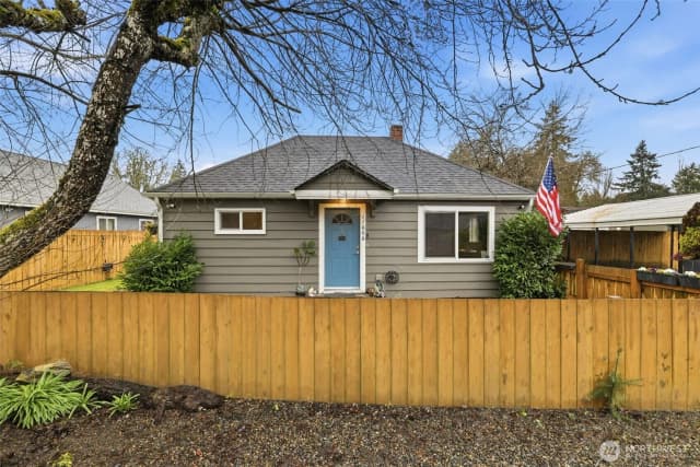 Property photo for 11606 Military Rd Sw, Lakewood photo 5