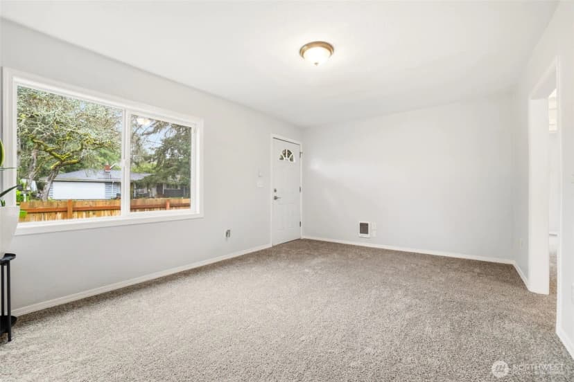 Property photo for 11606 Military Rd Sw, Lakewood photo 11