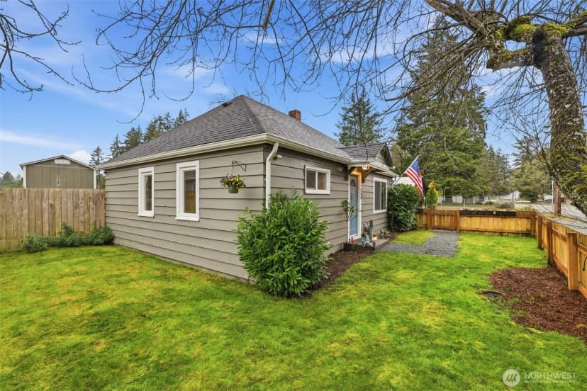 Property photo for 11606 Military Rd Sw, Lakewood photo 3