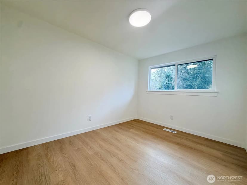 Property photo for 8401 112th Street Sw, Lakewood photo 33