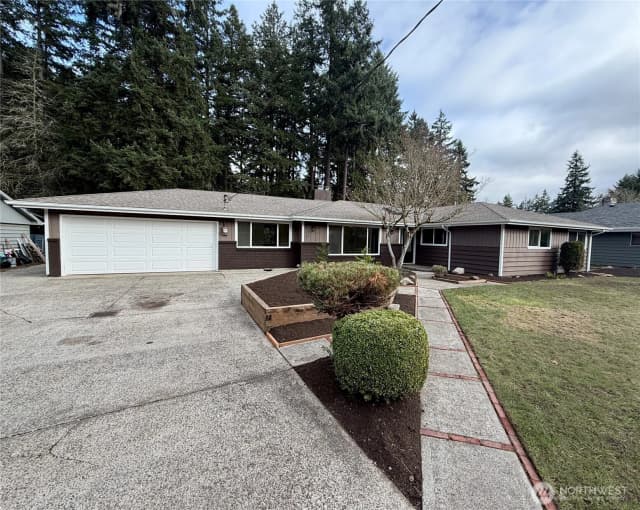Property photo for 8401 112th Street Sw, Lakewood photo 4