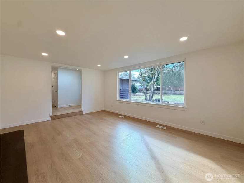 Property photo for 8401 112th Street Sw, Lakewood photo 13