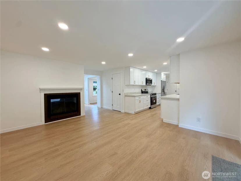 Property photo for 8401 112th Street Sw, Lakewood photo 25