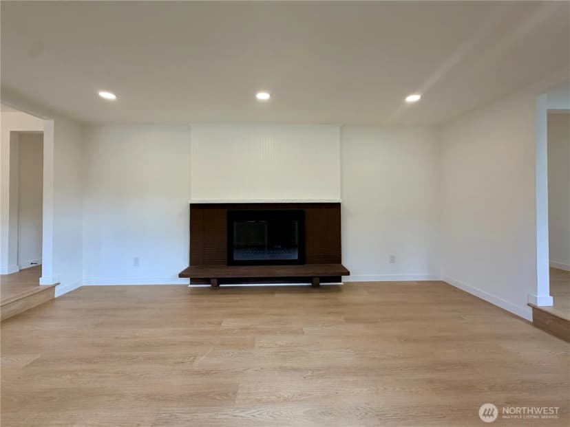 Property photo for 8401 112th Street Sw, Lakewood photo 11