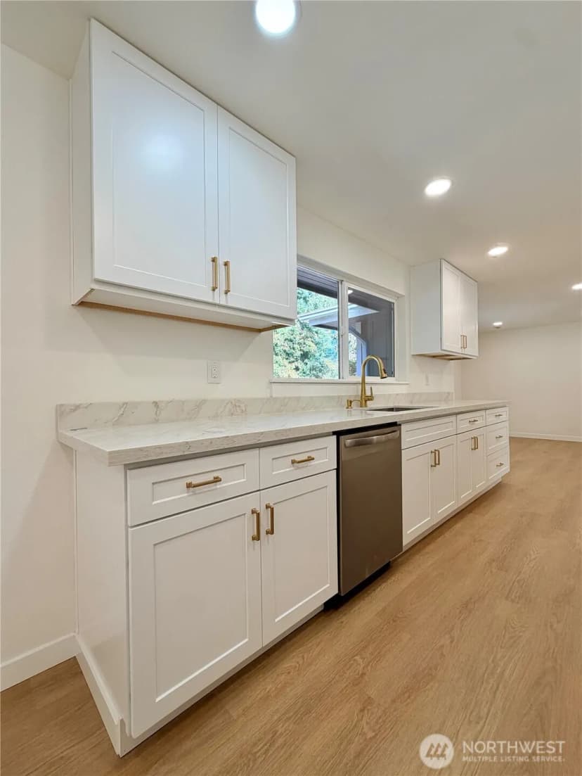 Property photo for 8401 112th Street Sw, Lakewood photo 22