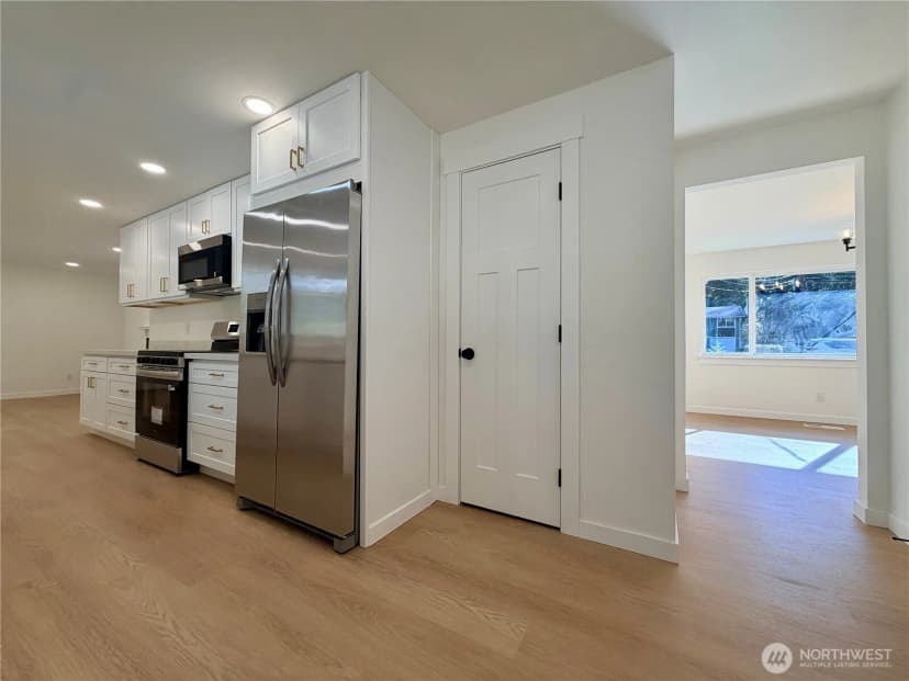 Property photo for 8401 112th Street Sw, Lakewood photo 20