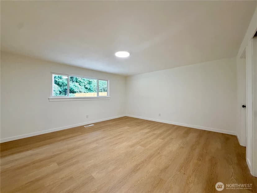 Property photo for 8401 112th Street Sw, Lakewood photo 30