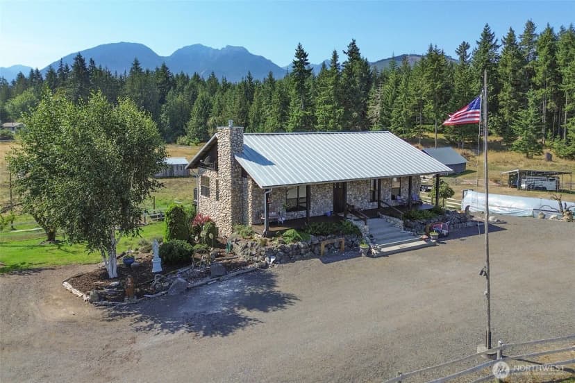 Property photo for 3634 Deer Park Street Ct, Port Angeles