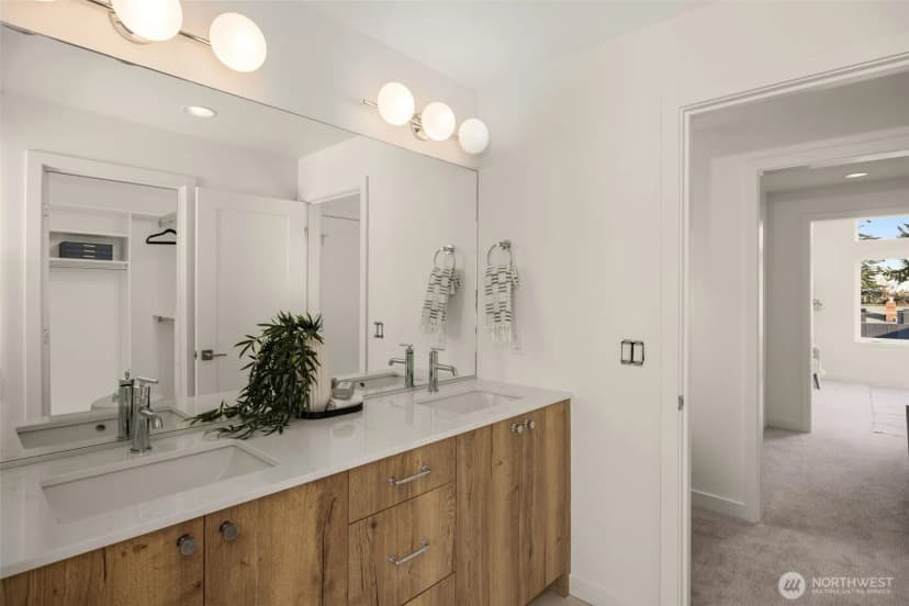Property photo for 8327 B 12th Avenue Nw, Seattle photo 21
