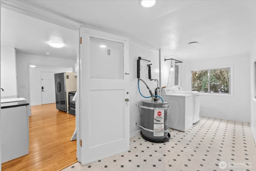 Property photo for 540 S Concord Street, Seattle photo 11