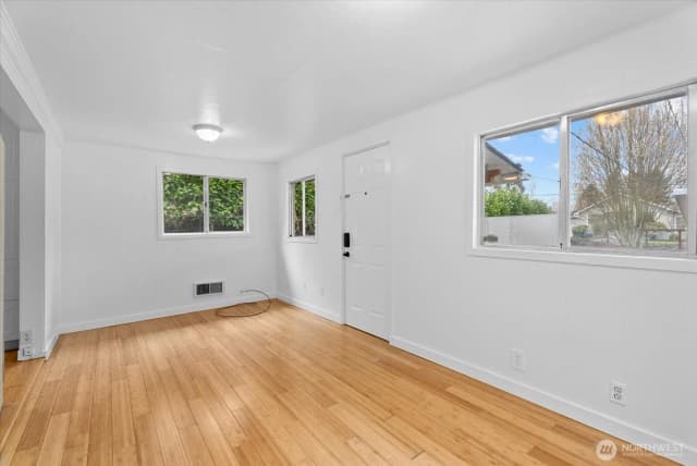Property photo for 540 S Concord Street, Seattle photo 4