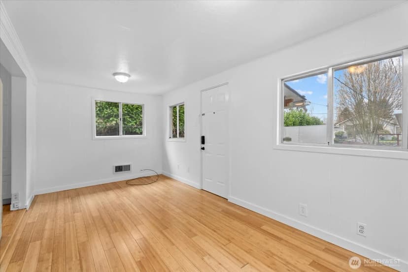 Property photo for 540 S Concord Street, Seattle photo 4