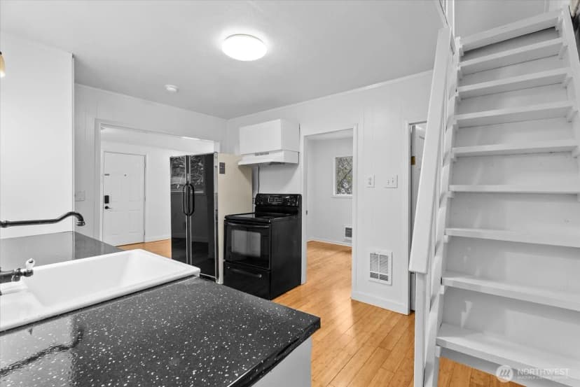 Property photo for 540 S Concord Street, Seattle photo 9