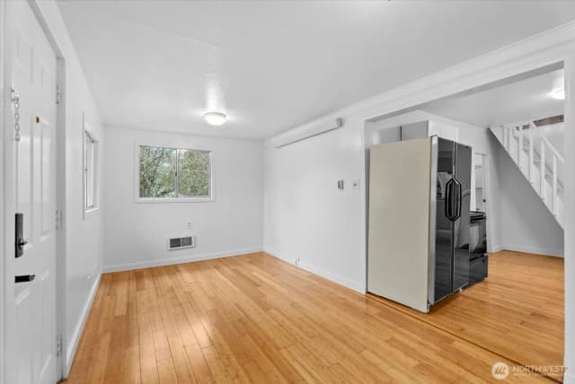 Property photo for 540 S Concord Street, Seattle photo 5