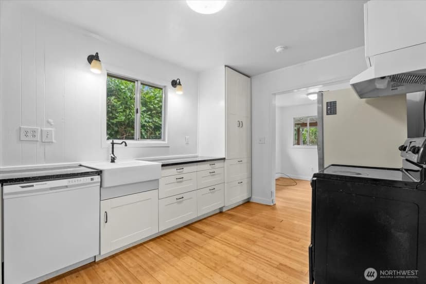 Property photo for 540 S Concord Street, Seattle photo 6