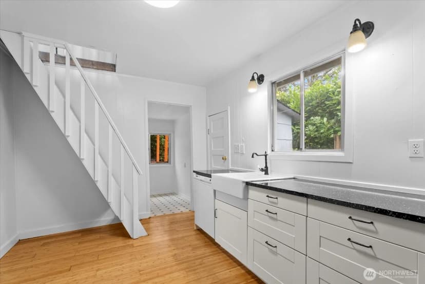 Property photo for 540 S Concord Street, Seattle photo 7