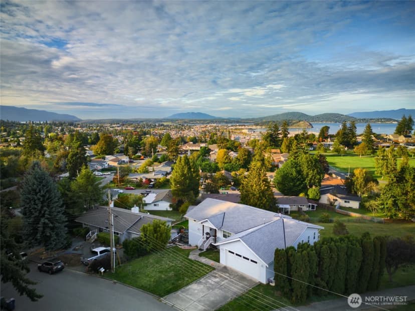 Property photo for 4111 R Avenue, Anacortes photo 6