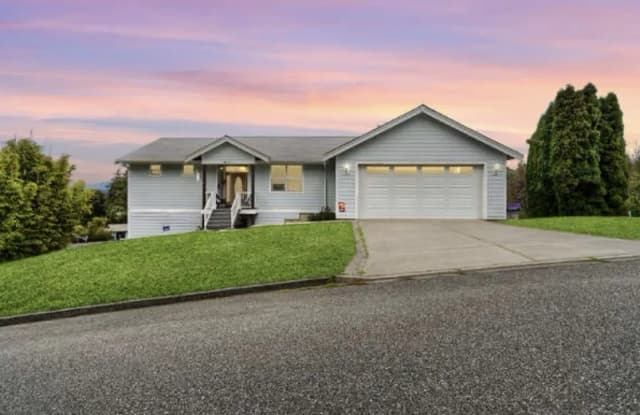 Property photo for 4111 R Avenue, Anacortes photo 2