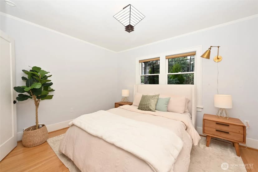 Property photo for 900 W Emerson Street, Seattle photo 12