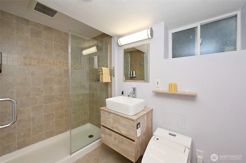 Property photo for 900 W Emerson Street, Seattle photo 21