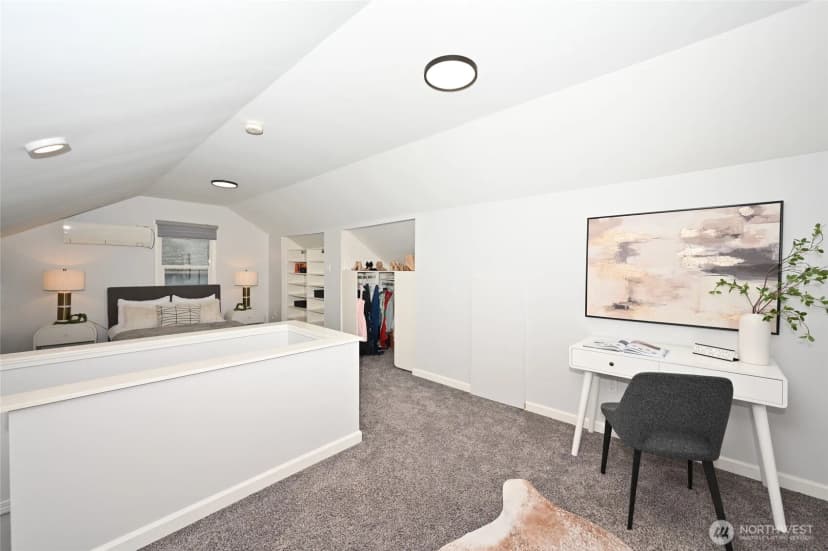 Property photo for 900 W Emerson Street, Seattle photo 16